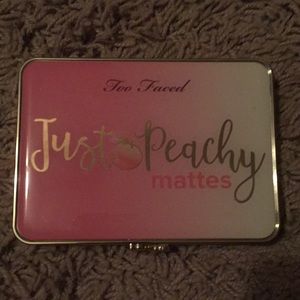 Too faced just peachy mattes palette